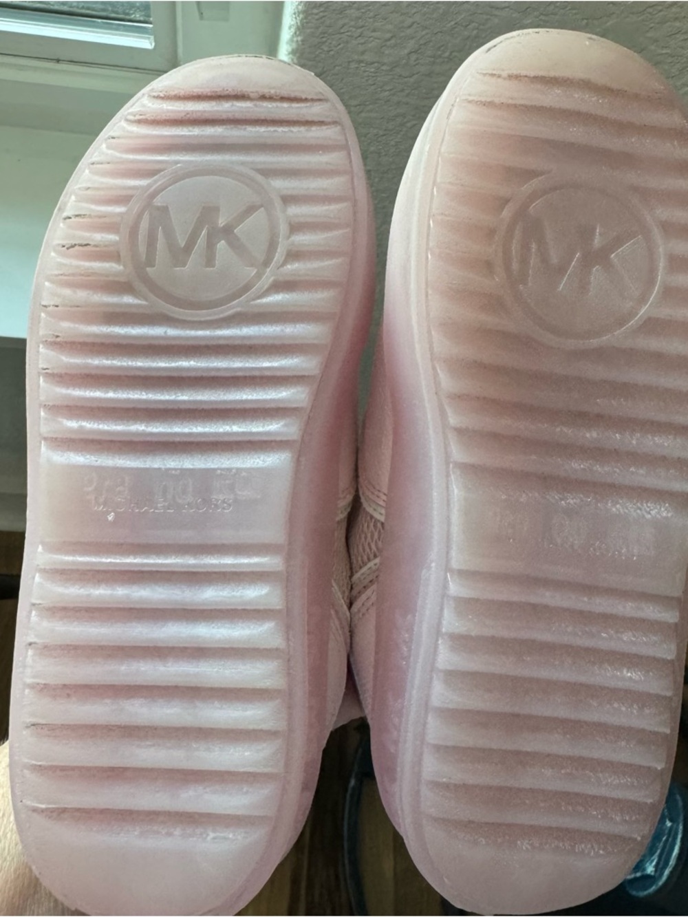 Michael Kors Kids Pink Casual Sneakers Size 2 Girls Shoes - Picture 10 of 10